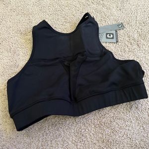 NWT Chestee sports bra